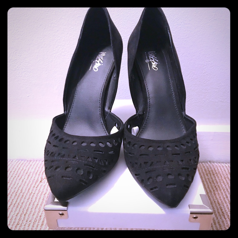 Size 9 Mossimo black, pointy toe, cutout heels.